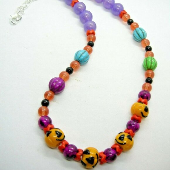 Pumpkins and pearls lampwork necklace - Picture 16 of 16